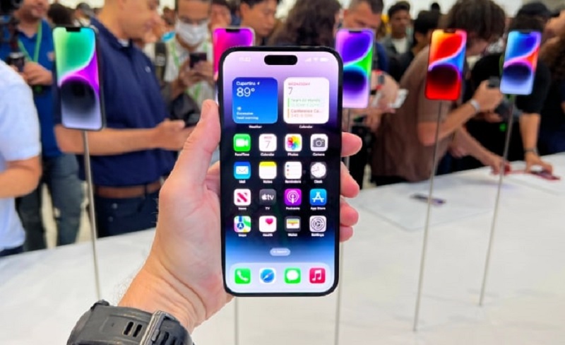 iPhone 14 Pro Max lớn hơn với 6.7 inch