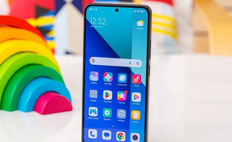 Máy sở hữu màn hình 6.5 inch Full HD+ sắc nét
