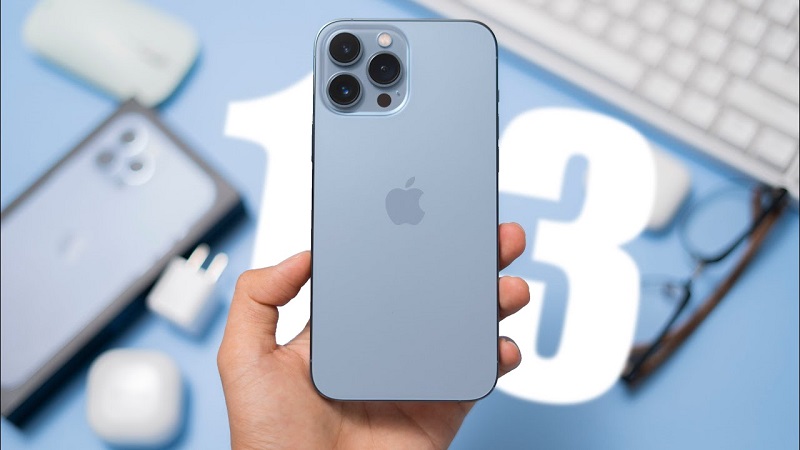 Điểm khác biệt duy nhất trong thiết kế giữa iPhone 13 Pro và 13 Pro Max chính là kích cỡ màn hình