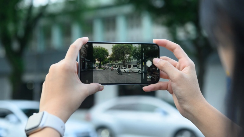 So sánh nên mua iPhone 15 Plus hay 15 Pro: Chất lượng camera 2