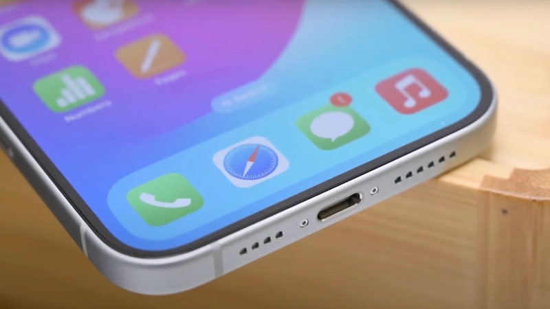 So sánh nên mua iPhone 15 Plus hay 15 Pro: Điểm tương đồng 2