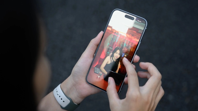 So sánh nên mua iPhone 15 Plus hay 15 Pro: Điểm tương đồng 1