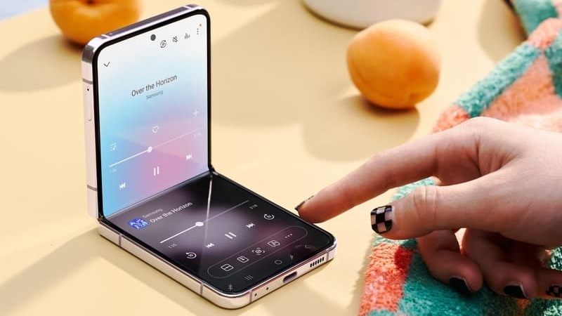 Viên pin 4500mAh lớn và nhiều tính năng khác
