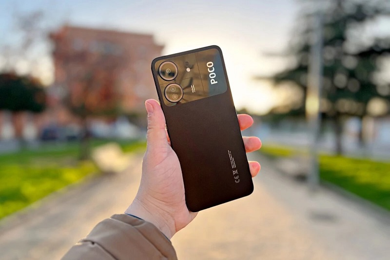 Cụm camera lớn trên mặt lưng được thiết kế đặc biệt