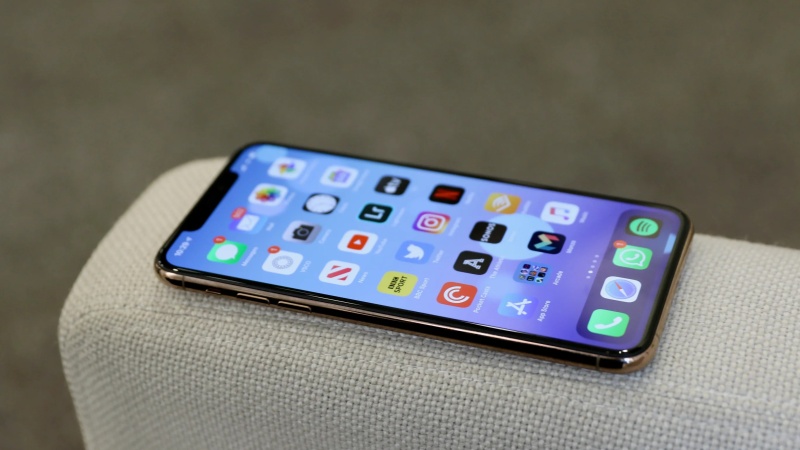 Với 7 triệu mua được iPhone gì? iPhone 11 Pro Max 64GB