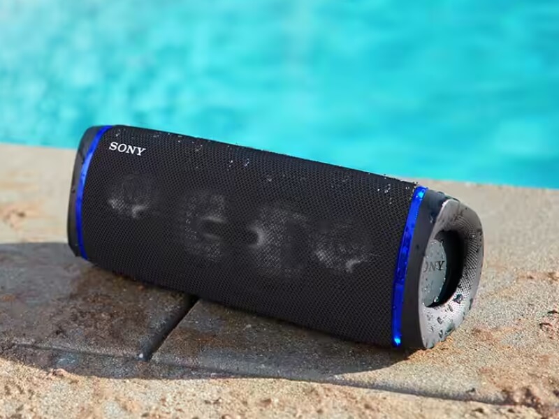 Loa Bluetooth Sony SRS XB43 phù hợp các bữa tiệc biển, hồ bơi