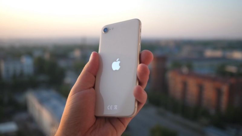 chip-a13-tren-iphone-se-2020
