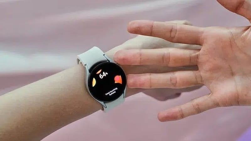 Đa dạng tính năng, theo dõi sức khỏe toàn diện 1