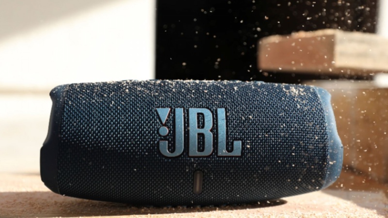 JBL Charge 5 – Dòng loa bluetooth nghe nhạc đáng sở hữu nhất hiện nay