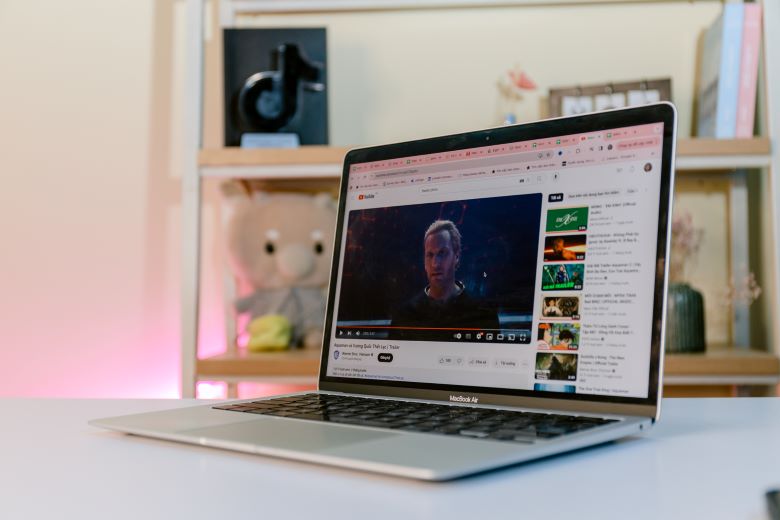 macbook cho học sinh
