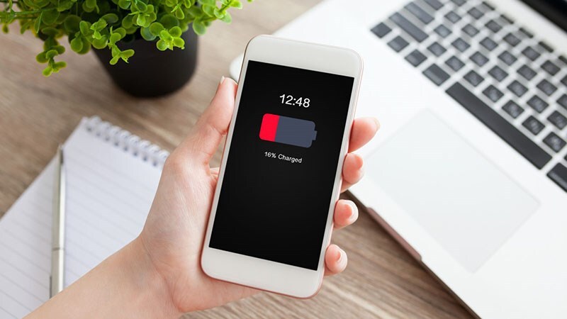 Cách phát hiện iPhone bị theo dõi - Pin iPhone cạn kiệt nhanh chóng