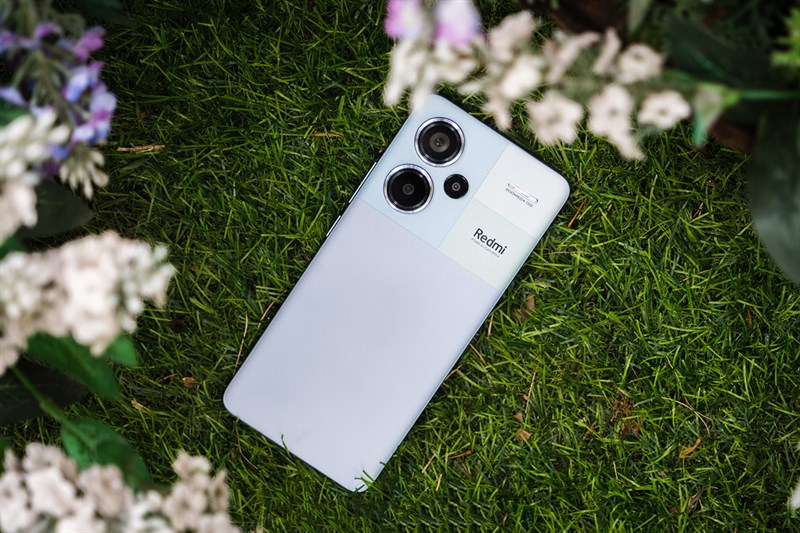 Xiaomi Redmi Note 13 Pro Plus có thiết kế hiện đại, viền mỏng
