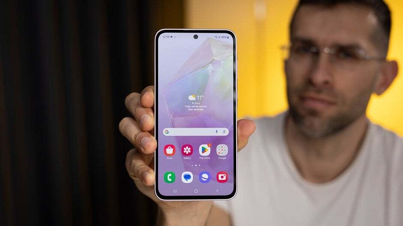 Tấm nền Super AMOLED mang đến dải màu rộng