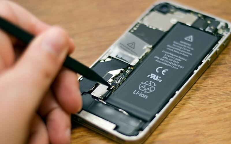 thay pin iphone ở đâu