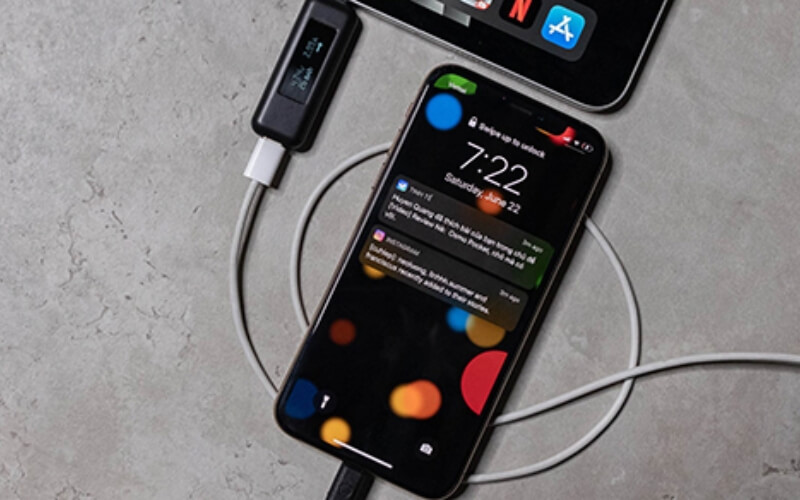 Sạc pin iphone không đúng cách dẫn đến tình trạng chai pin