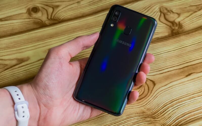 Samsung Galaxy A40 có dung lượng pin trâu