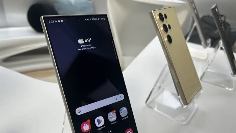 So sánh màn hình S22 Ultra vs S24 Ultra