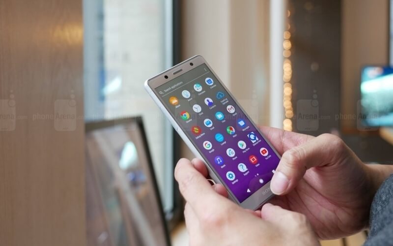 Sony Xperia XZ2 Compact được thiết kế từ kính cường lực cao cấp