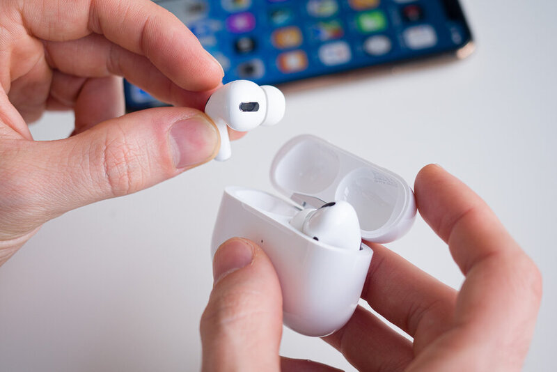 Tại sao cần phải khởi động lại AirPod?