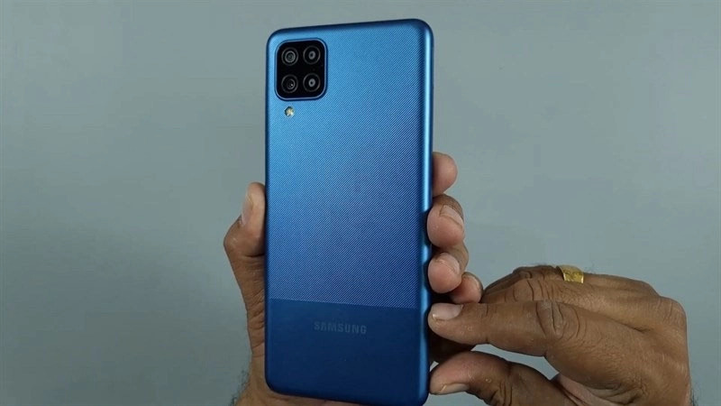 Samsung Galaxy M15 - điện thoại Android pin trâu nhất