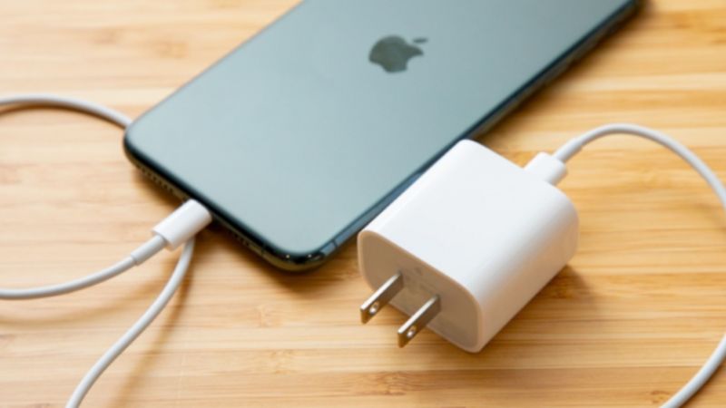Cáp và bộ sạc không chính hãng