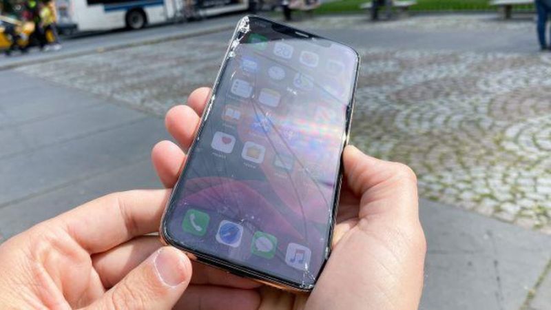 iphone bị loạn cảm ứng sửa bao nhiêu tiền