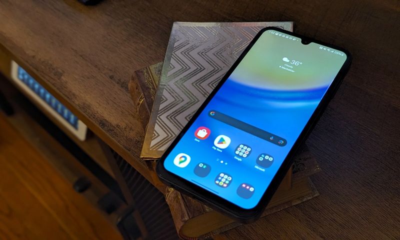 Màn hình Galaxy A15 sắc nét, không gian lớn