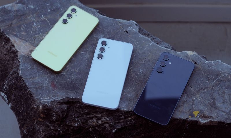 Samsung A35 với dung lượng pin lớn cùng khả năng sạc đầy nhanh chóng