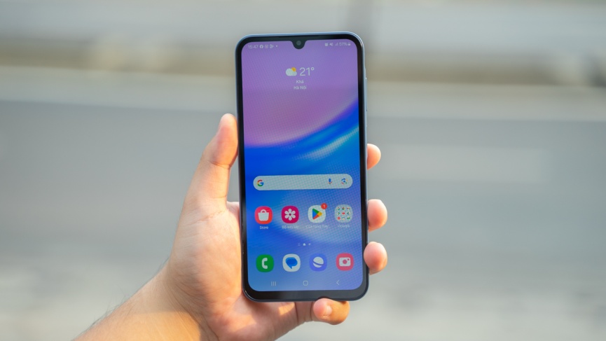 So sánh Samsung A24 vs A15 về màn hình