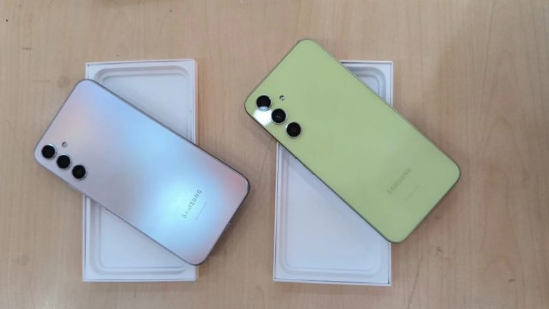 samsung a35 vs a54