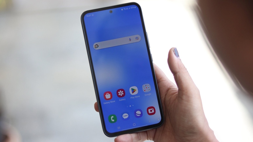 Màn hình Super AMOLED rực rỡ, tần số quét 120Hz