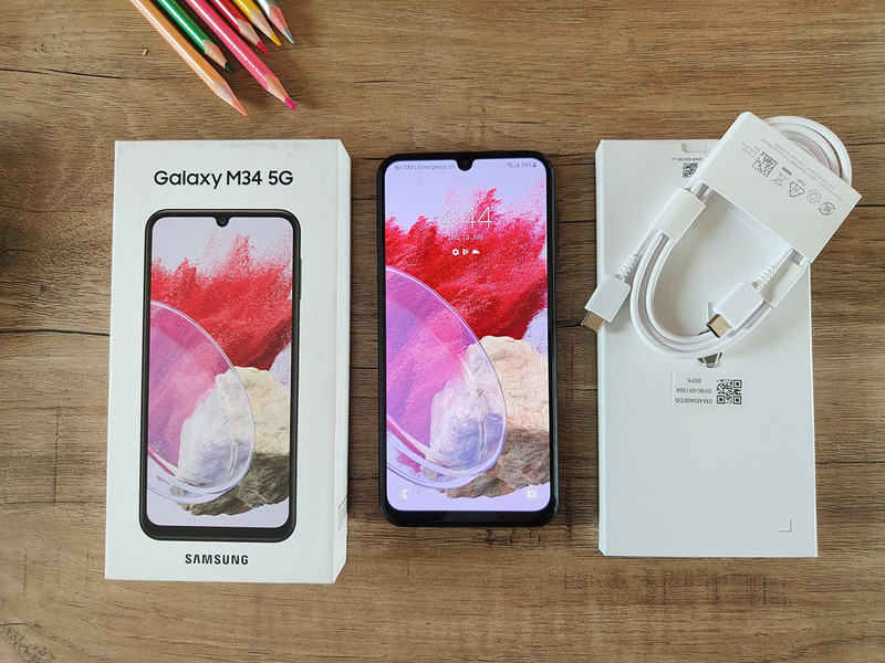 Pin lớn và các tính năng tuyệt vời