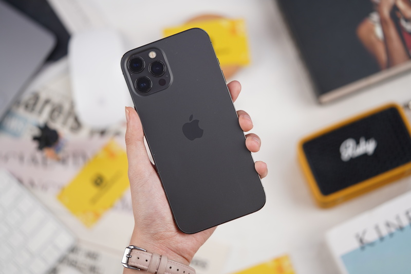 đánh giá iPhone 12 Pro Max