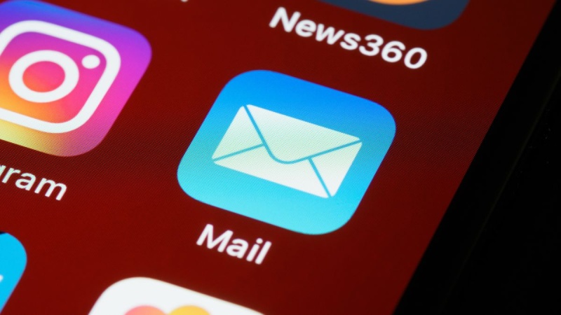 Tại sao phải tạo Email trên điện thoại iPhone?