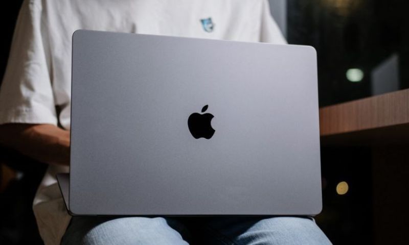 Macbook màu xám