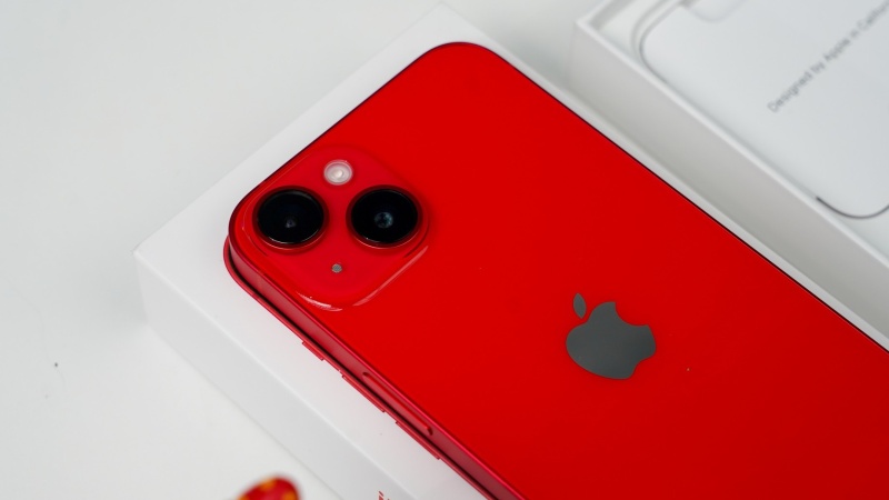 Đánh giá iPhone 14 màu đỏ về camera