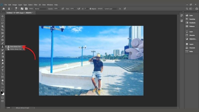 Chọn công cụ Clone Stamp Tool (phím tắt S)
