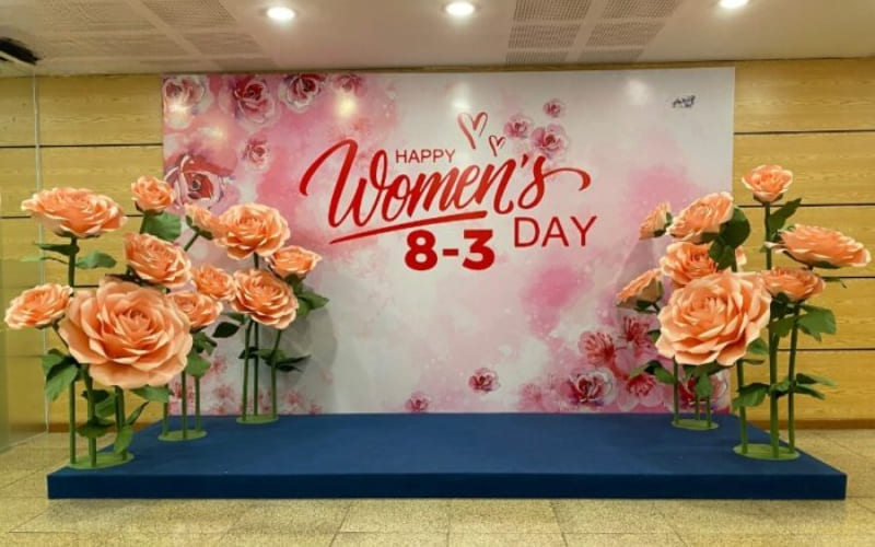 happy women’s 8 3 day