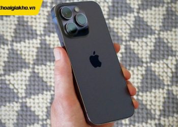 Trên tay thực tế iPhone 14 Pro màu đen, sự tối giản và huyền bí