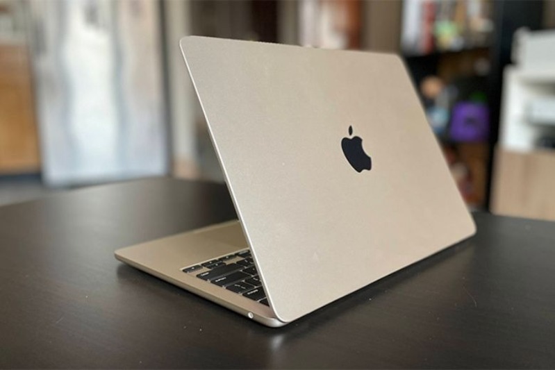 macbook màu vàng