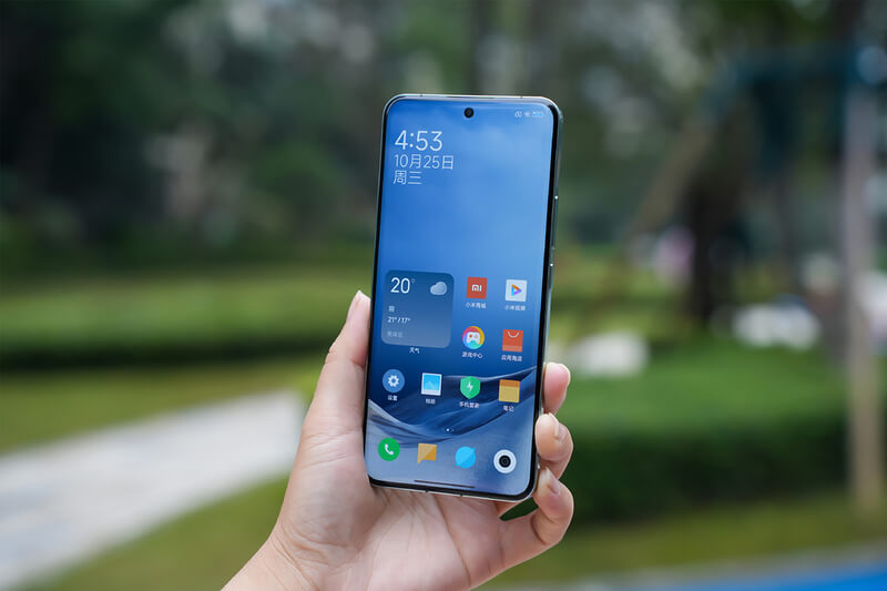 Viên pin lớn của điện thoại Xiaomi giúp người dùng thoải mái sử dụng