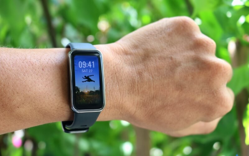 Thiết kế Huawei Band 10 vs Band 9