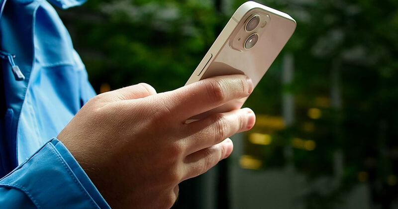 Dòng điện thoại nhỏ gọn iPhone 13