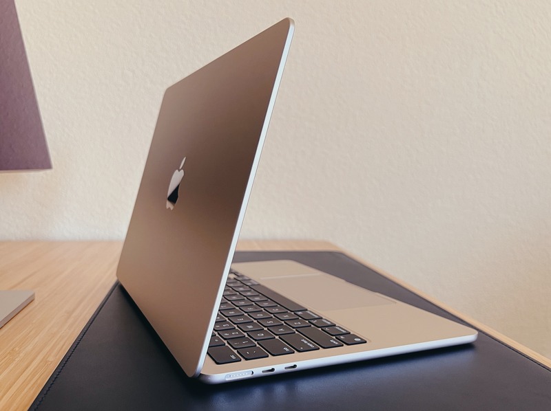 Cổng kết nối: Thunderbolt 4 và MagSafe