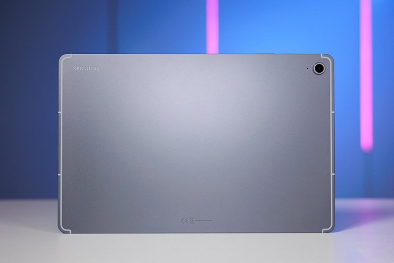 Galaxy Tab S10 Fe vs Galaxy Tab S10 Fe Plus