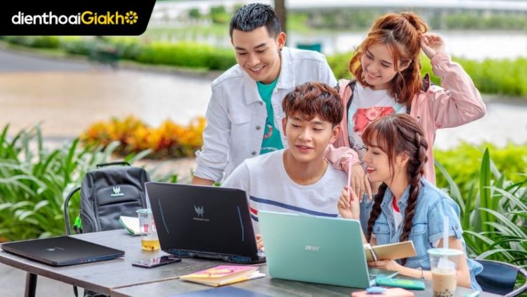 Laptop cho sinh viên du lịch