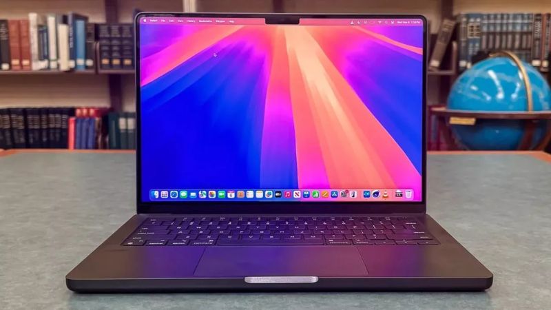laptop cho sinh viên du lịch