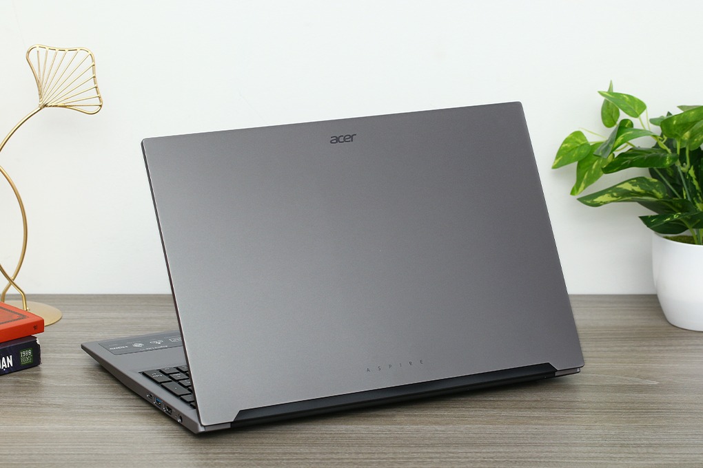 laptop-cho-sinh-vien-kinh-te