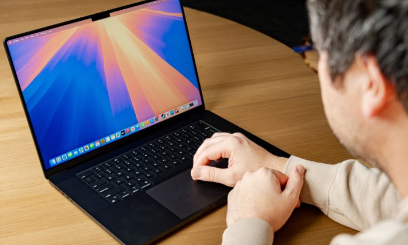 So sánh MacBook Pro M4 vs Macbook Air M4 về hiệu năng