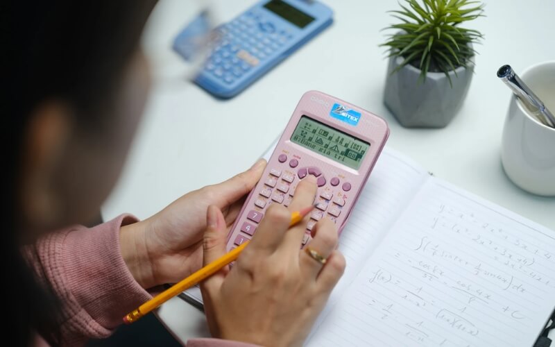 Để máy khô nếu bị vào nước hoặc ẩm